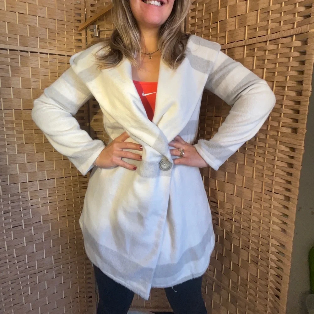 Lovestitch Wool Blend Hooded Coat - Picture 3 of 12